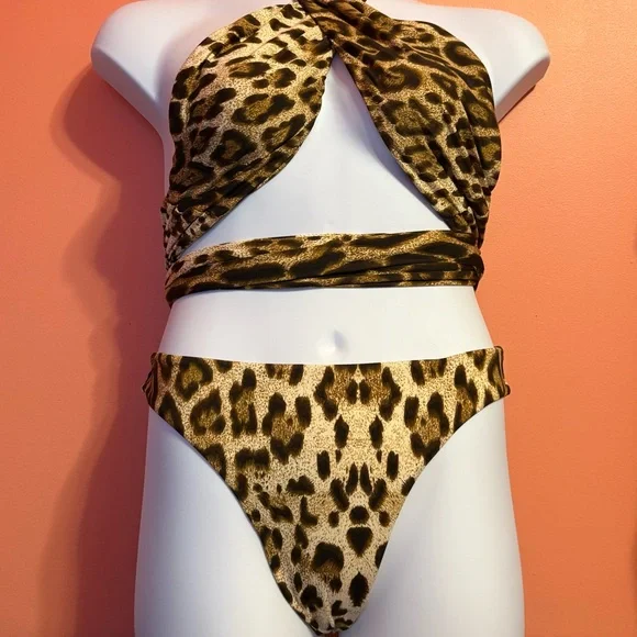 Fashion Nova Leopard Print Bikini - Picture 3 of 6